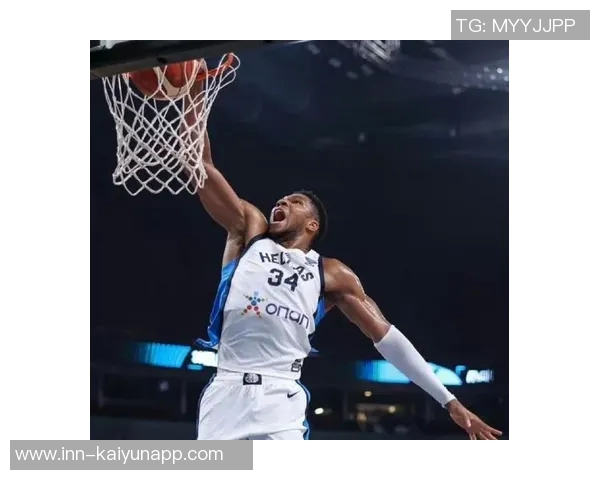 字母哥火力全开22投16中砍下37分8板7助2盖帽带队大胜正负值高达18